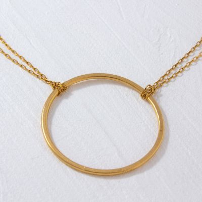 Grandly Encircled Gold Necklace